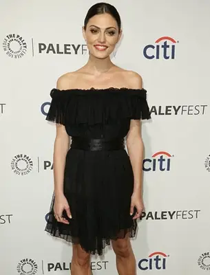 Phoebe Tonkin Body Measurements