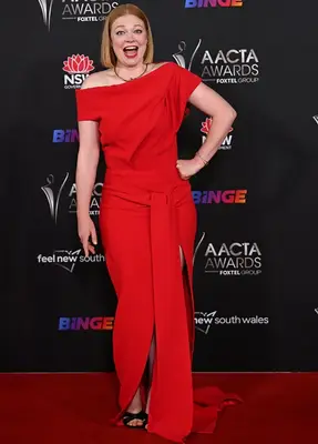 Sarah Snook Height Weight Facts