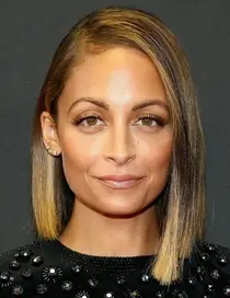 Il corpo Nicole Richie misura il peso peso del peso delle dimensioni delle statistiche vitali