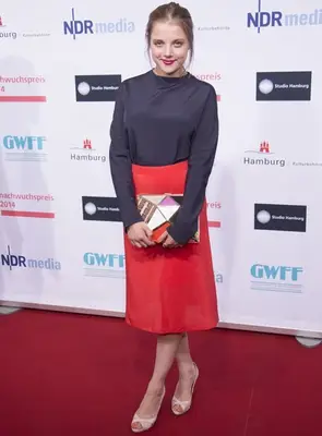 Jella Haase Height Weight Shoe Size