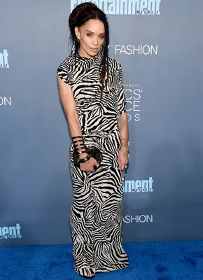 Lisa Bonet Height Weight Shoe Size
