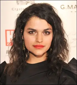 Actress Eve Harlow