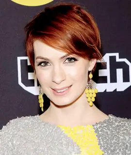 Felicia Day Weight Sottopone i dati sull'età dei corporale