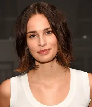 Actress Heida Reed