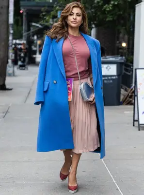 Eva Mendes Height Weight Feet Size