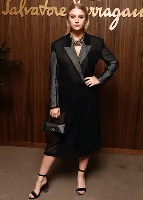 Julia Schlaepfer Height Weight Stats