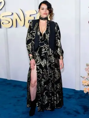 Alyssa Diaz Height Weight Shoe Size