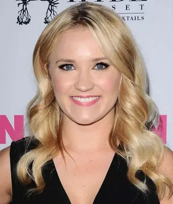 Emily Osment Peso corporeo Bradge Dimensione delle statistiche vitali