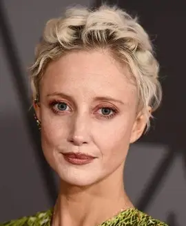 Andrea Riseborough Peso Dimensione del peso delle misure del corpo