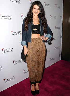 Shenae Grimes Height Body Figure Shape