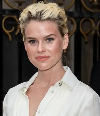 Il peso corporeo Alice Efe misura dimensioni del peso