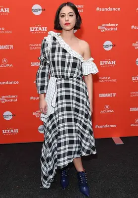 Rosa Salazar Height Weight Shoe Size