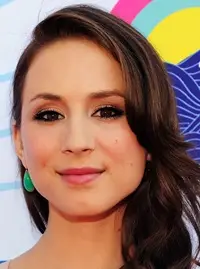 Troian Bellisario