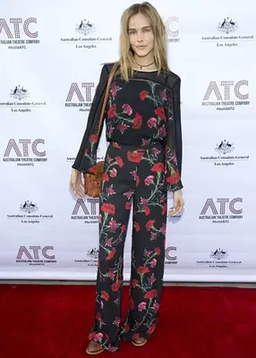 Isabel Lucas Height Weight Body Shape