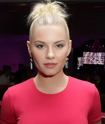 Elisha Cuthbert Profile