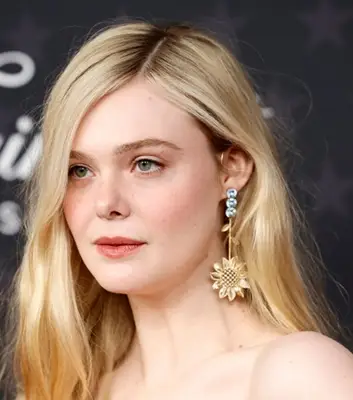 Elle Fanning Bio Profile