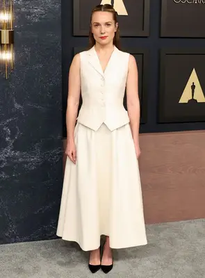 Kerry Condon Body Measurements Statistics