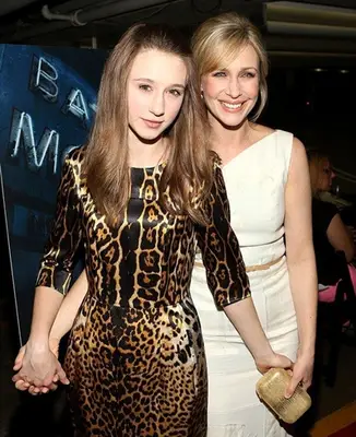 Vera Farmiga Biography