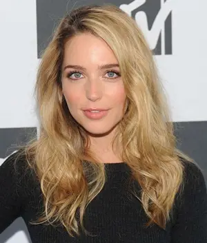 Actress Jessica Rothe