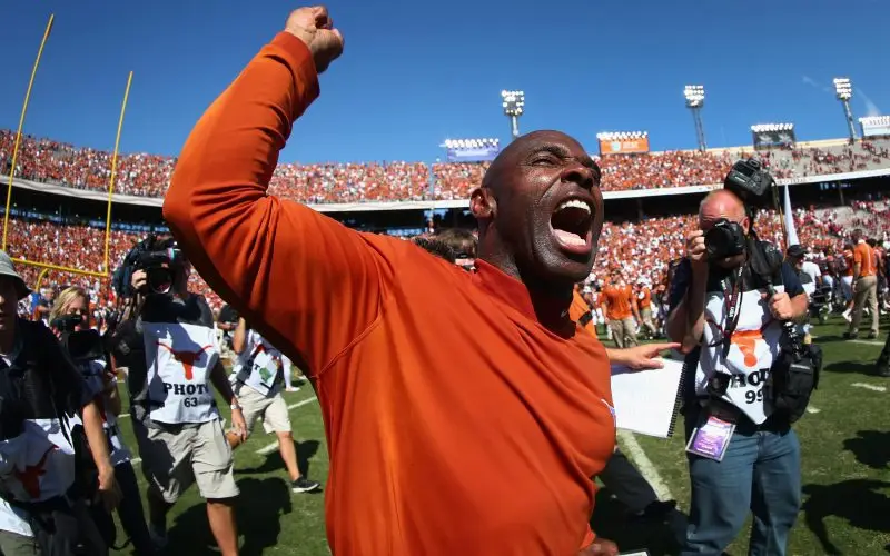 Charlie Strong Net Worth - Wiki, ikä, paino ja pituus, ihmissuhteet, perhe ja paljon muuta