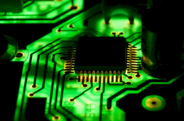 Teknologinen kehitys kiihtyy itsestään, mikä saa itse kehitysvauhdin kiihtymään.