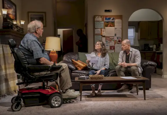 Bruce Norris 'Downstaten' moraalisista monimutkaisuuksista