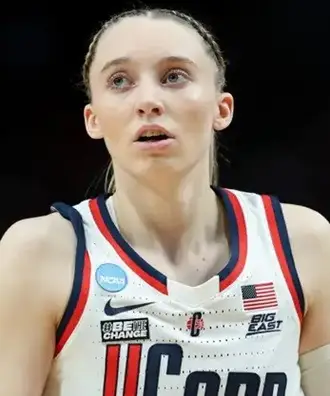 Paige Bueckers misura la dimensione della pera statica dello sporco