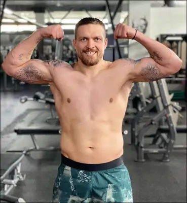 Oleksandr Usyk Height Weight Shoe Size
