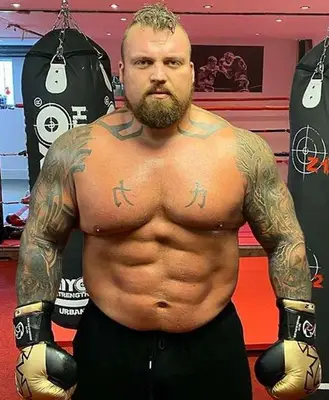 Misure del corpo di Eddie Hall Pease