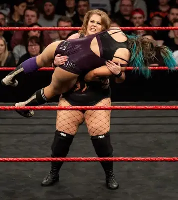 Piper Niven Body Measurements and Bio