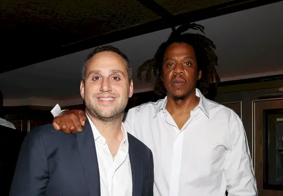 Jay-Z Backed Fanatics se expande para o mundo dos leilões com sua aquisição da PCWW