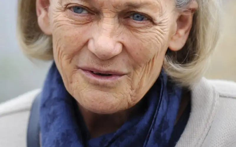 Élisabeth Badinterin nettoarvo - Wiki, ikä, paino ja pituus, ihmissuhteet, perhe ja paljon muuta