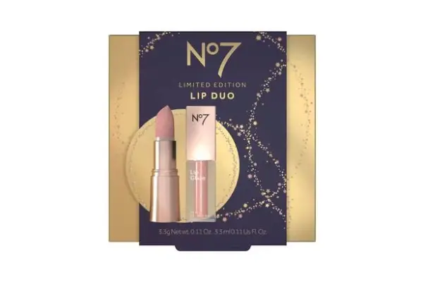 Immagine del set regalo di Natale del rossetto No7 Starry Night nella sua confezione