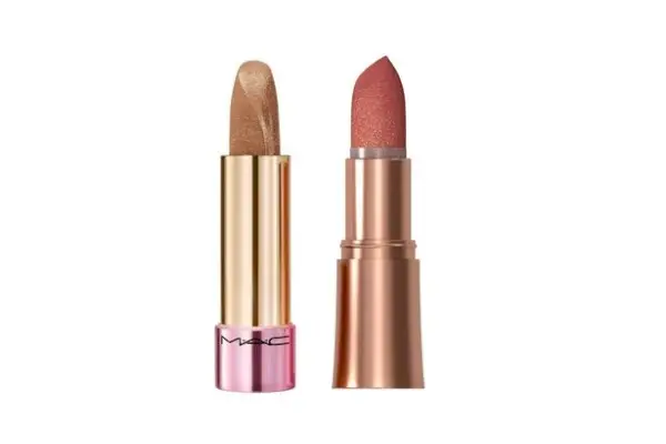 TikTok uskoo löytäneensä täydellisen MAC Fizzy Feels glitter huulet 10 puntaa