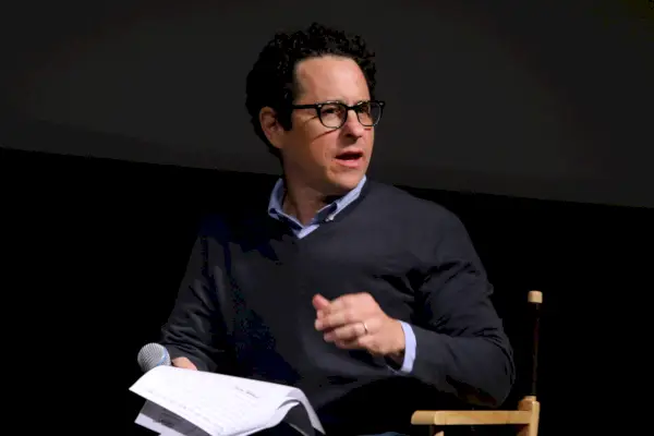 Apple J.J. Valor net d'Abrams WarnerMedia