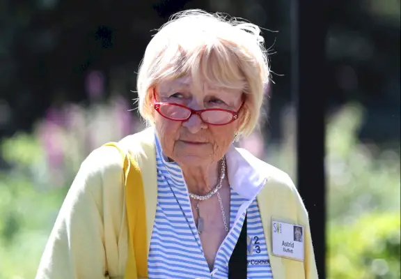 Kuka on Astrid Buffett, Warren Buffetin vaimo, joka maksaa 4 dollarin Sun Valley -kahvia?