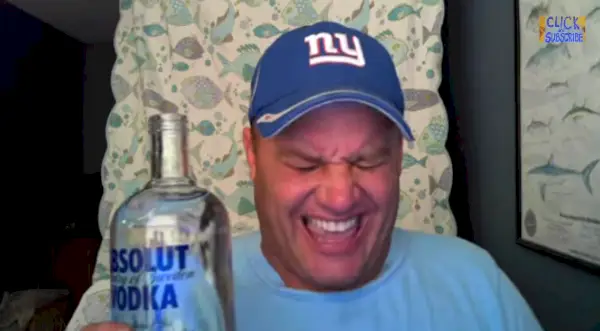 Frågor och svar: YouTube-stjärnan 'Shoenice' tuffar dödliga mängder sprit för berömmelse