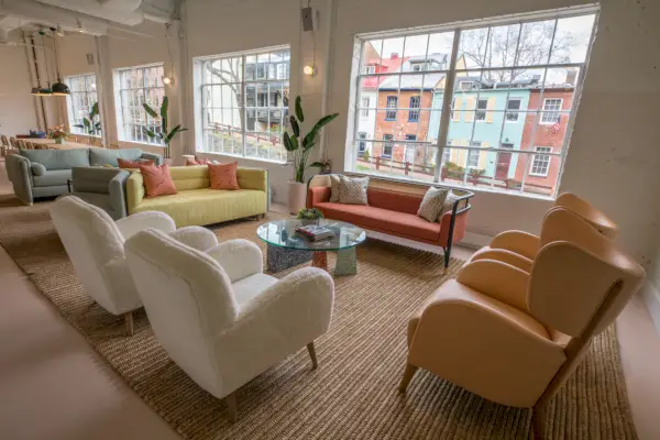 Vain naisille tarkoitettu Club the Wing sulkeutuu, jättäen tapahtumakumppanit ja huonekalujen ystävät pulaan