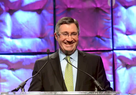 Dartmouth saa 150 miljoonan dollarin lahjan Late Time Warner Cablen toimitusjohtajalta Glenn Brittiltä