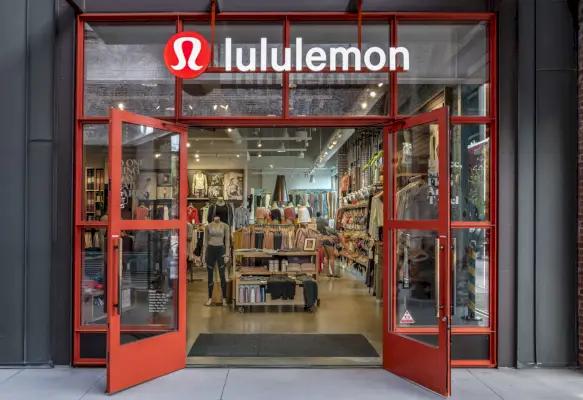 Zewnętrzna część sklepu Lululemon Athletica, targ miejski Ponce