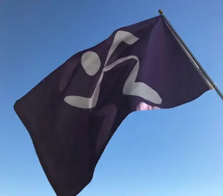 Anytime Fitness istuttaa ikonisen Running Man -lippunsa kaikilla seitsemällä mantereella.