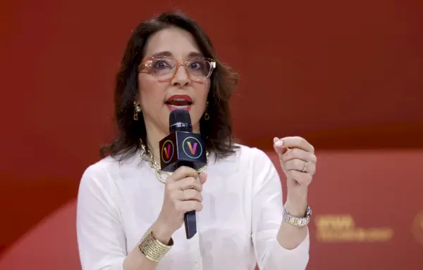 X:n toimitusjohtaja Linda Yaccarino muuttaa sisäpiirin Elon Muskin paineen keskellä