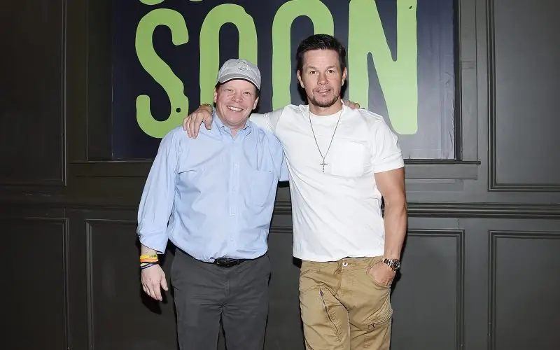 Paul Wahlberg nettovärde - Wiki, ålder, vikt och längd, relationer, familj och mer