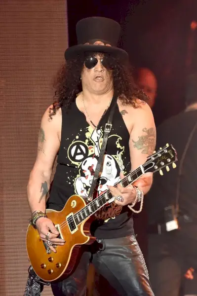 Guns N Roses -tähti järkyttynyt paljastaessaan tytärpuolensa, 25, on kuollut