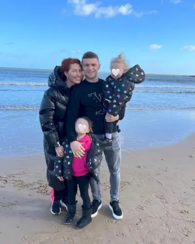 Charlotte i Kieran comparteixen tres fills junts