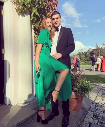 Blue Angel avioitui kumppani Fiachra O'Shaughnessyn seremoniassa Ashfordin linnassa Co Mayossa