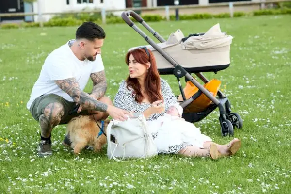 Jess Hayes z narzeczonym i córką