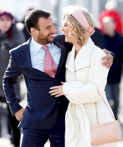 Emilian huhuttiin olevan kihloissa lahjakkuusagentti Luc Chaudharyn kanssa vuonna 2019