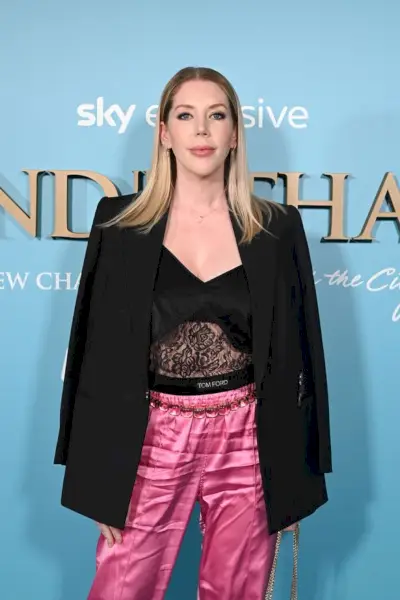 Katherine Ryan 'Pidän vanhenemisesta - mutta tissit ovat sekaisin vauvojen jälkeen!'