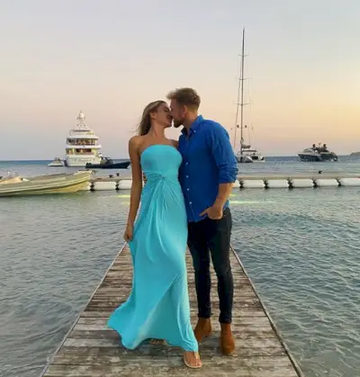 Sam Thompson kertoi nähneensä Zara McDermottin alastonkuvat jo ennen kuin he tapasivat